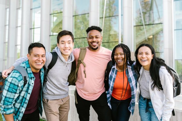 Студенческий вид на жительство в Турции: подача заявления, условия и право студентов на работу (ЗИМЗ, ст. 38-41)