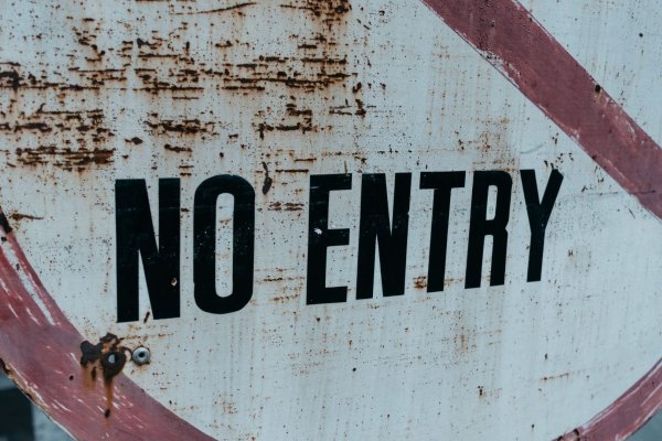 Иностранцы, которым запрещен въезд в Турцию, и решения о запрете на въезд (ЗИМЗ, ст. 9-10)